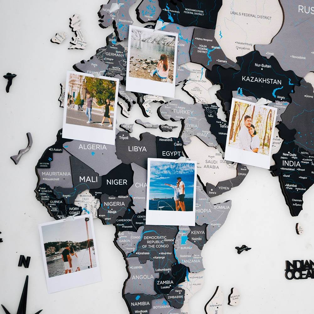 Décoration bois carte du monde grise 3D