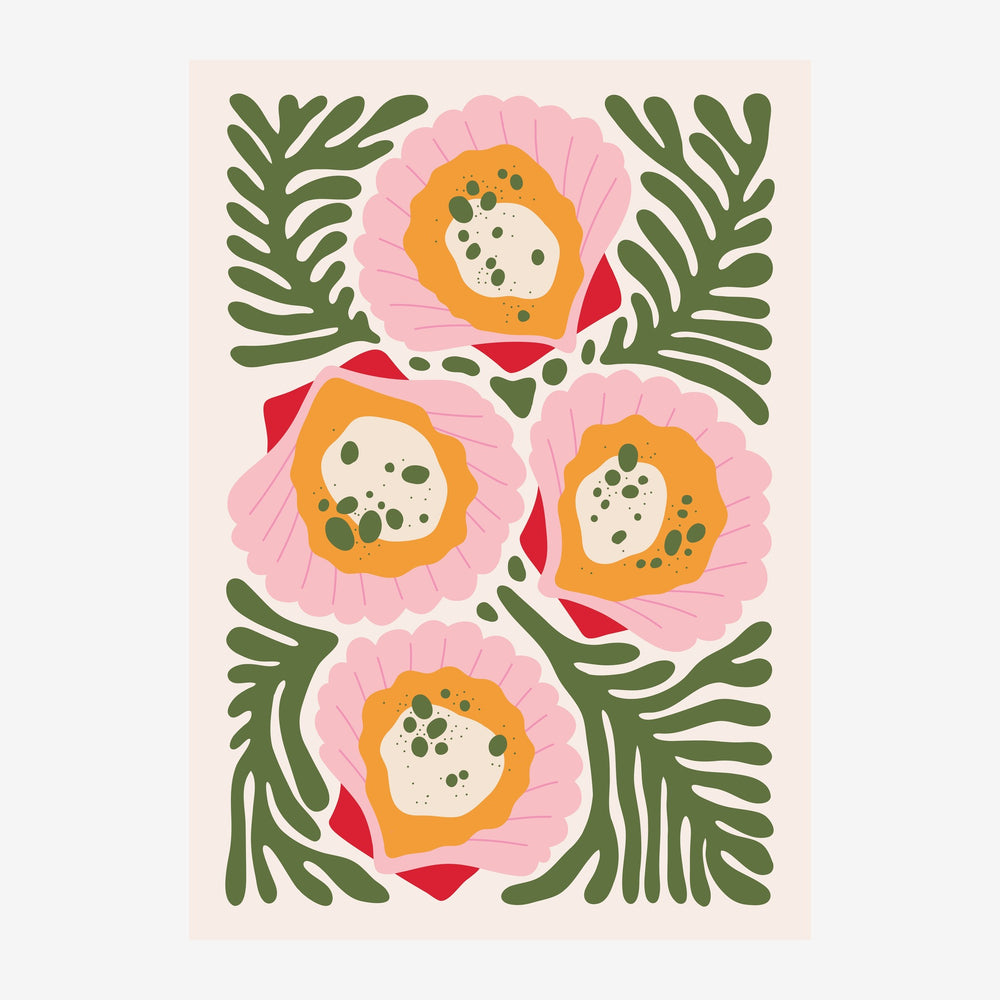 Composition botanique avec quatre fleurs roses aux cœurs orange et pétales pointillés, entourées de feuillages verts.