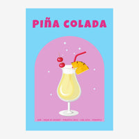 Affiche pop art représentant un verre de Piña Colada jaune pâle garni de cerises rouges et d'une tranche d'ananas, sur fond.