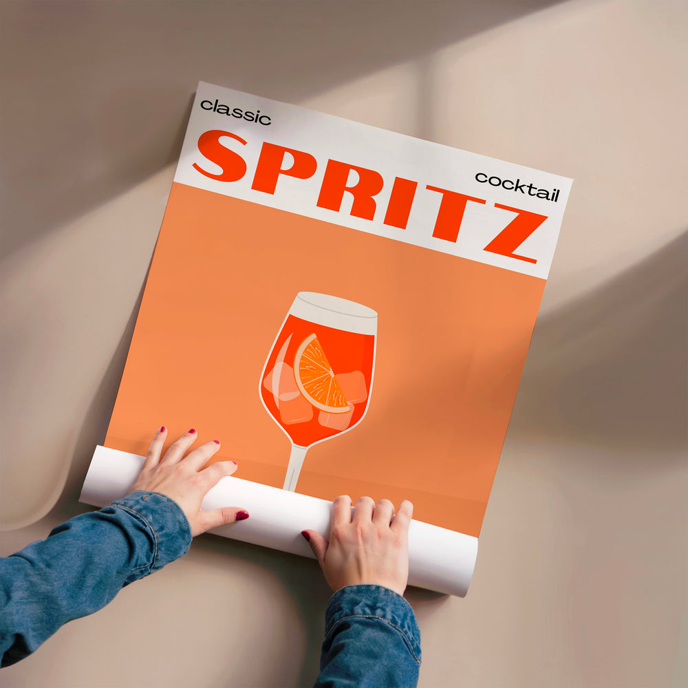L'impression présentée en poster, sans encadrement, sur un mur neutre.