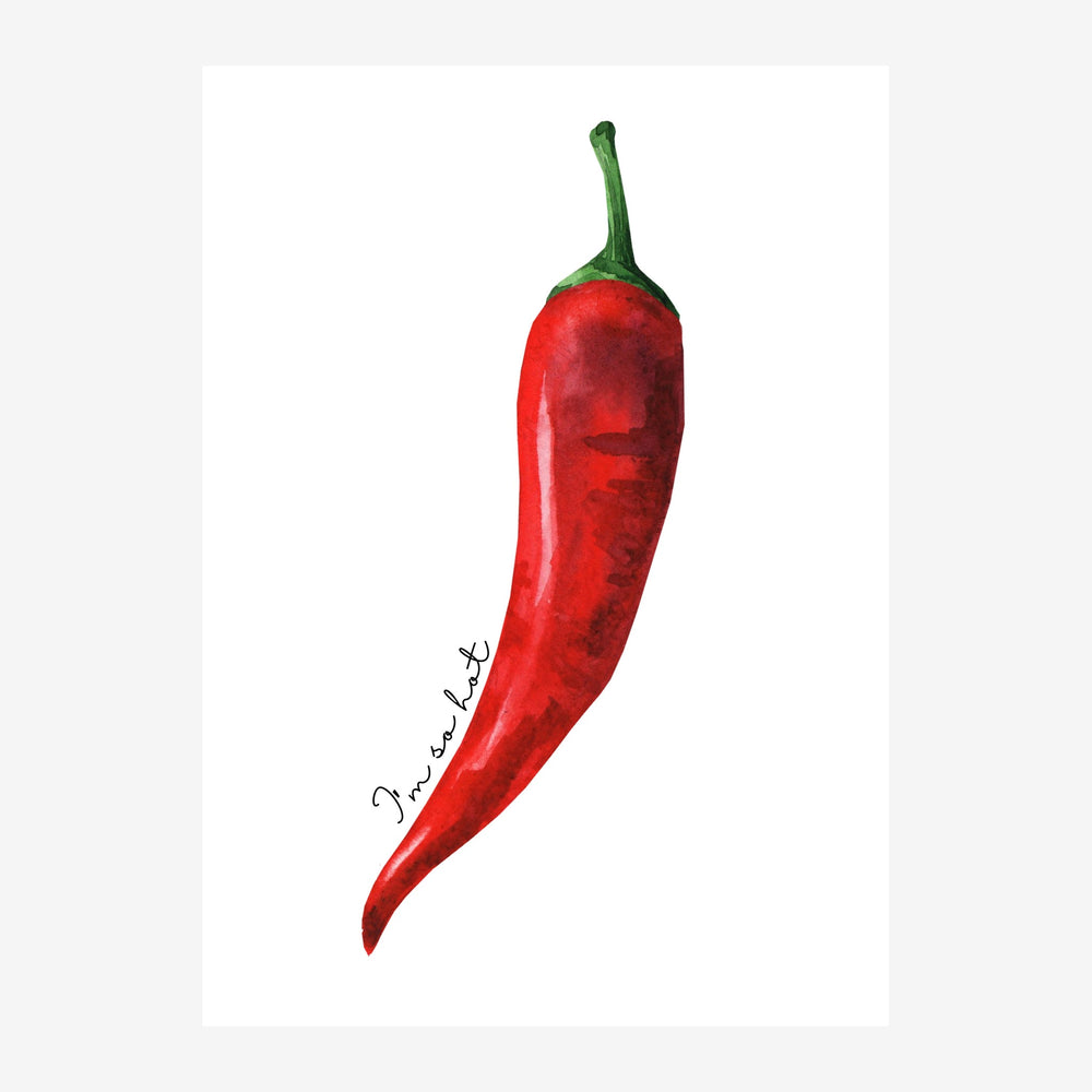 Un piment rouge allongé avec tige verte sur fond blanc, avec une signature manuscrite le long du fruit.