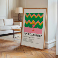 Le tableau accroché en situation dans un intérieur meublé.