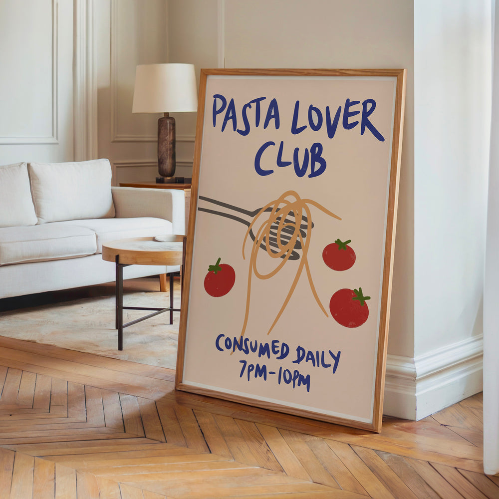 Le tableau accroché en situation dans un intérieur meublé.