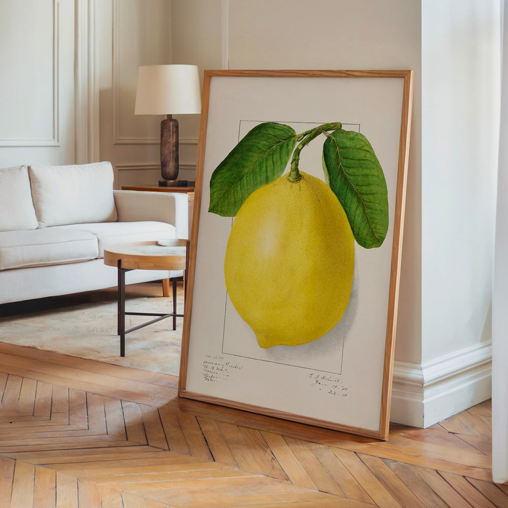 Le tableau accroché en situation dans un intérieur meublé.
