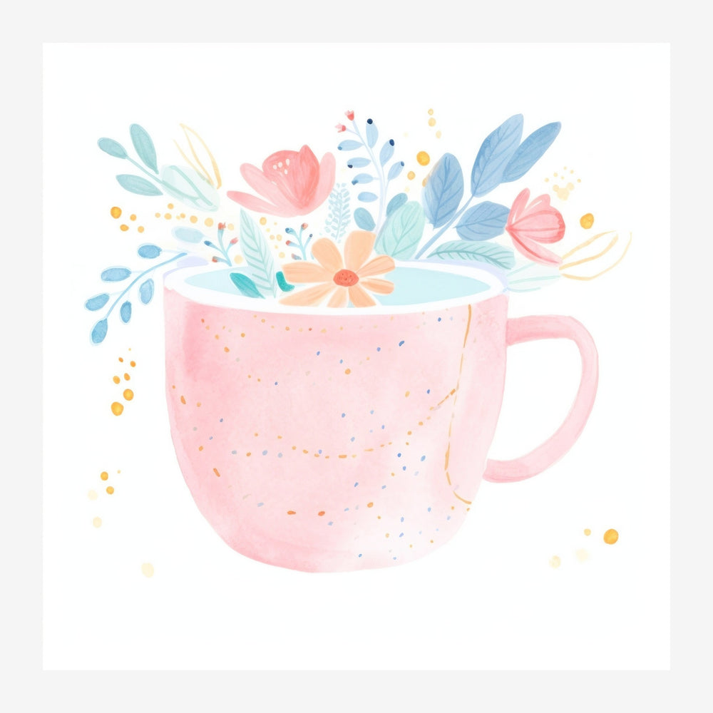 Une tasse rose pâle remplie de fleurs multicolores, feuilles et pétales s'échappant du bord, sur fond blanc.