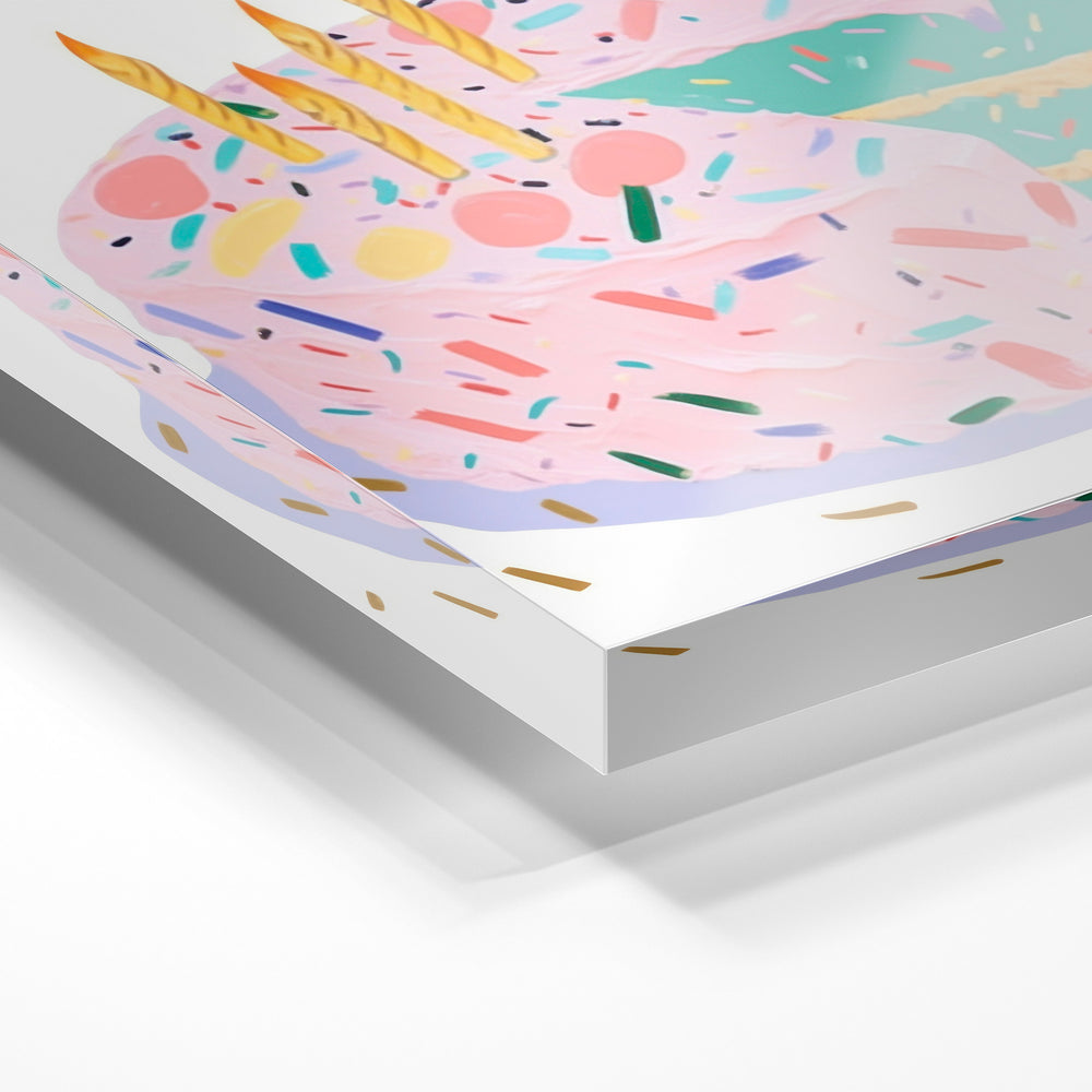 Gros plan de la matière : le tirage sous verre acrylique, tranche transparente visible.