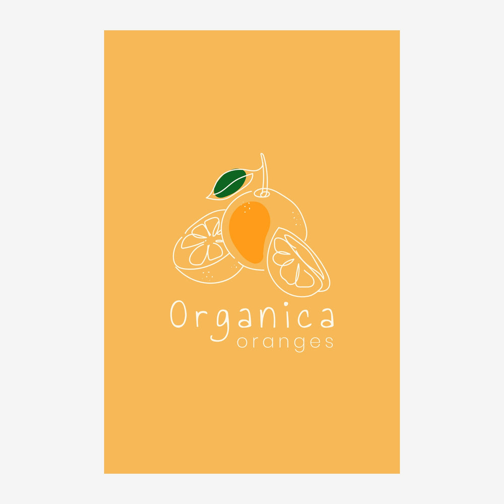 Affiche sur fond ocre doré avec trois oranges en ligne blanche, une entière et deux tranchées, une feuille verte en haut, et.