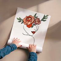 L'impression présentée en poster, sans encadrement, sur un mur neutre.