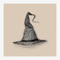 Dessin au trait représentant un chapeau pointu de sorcière, sur fond beige clair.