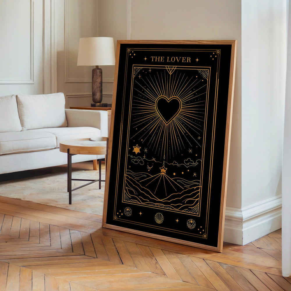 Le tableau accroché en situation dans un intérieur meublé.
