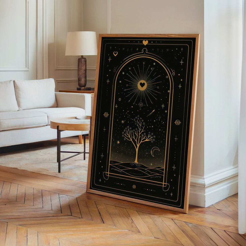 Le tableau accroché en situation dans un intérieur meublé.