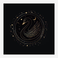 Dessin linéaire minimaliste d'un cygne blanc et or au cœur d'un cercle d'éléments cosmiques sur fond noir.