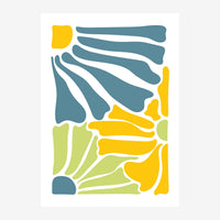 Composition abstraite géométrique avec des formes ondulantes en bleu ciel, jaune d'or et vert tendre séparées par des lignes.