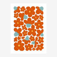 Composition de fleurs orange stylisées avec des cœurs bleu gris sur fond blanc, dans un style épuré et graphique.