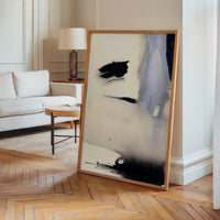 Le tableau accroché en situation dans un intérieur meublé.