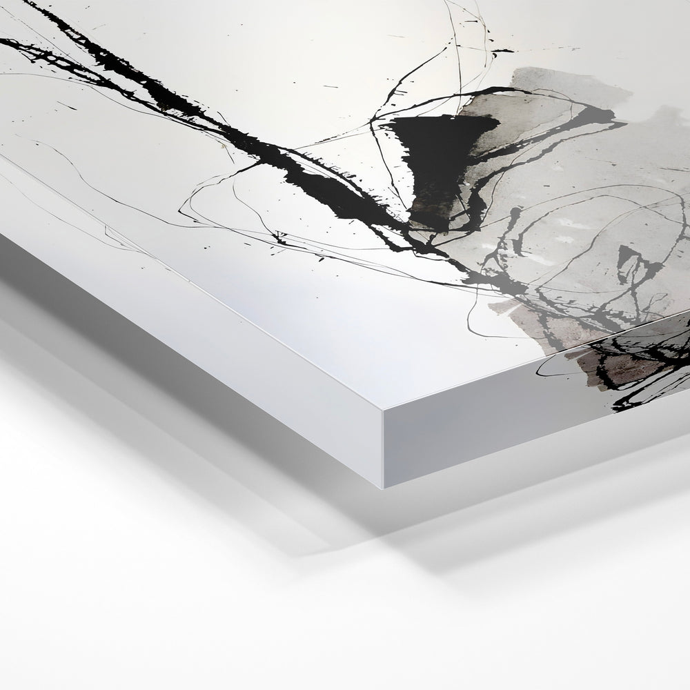 Gros plan de la matière : le tirage sous verre acrylique, tranche transparente visible.