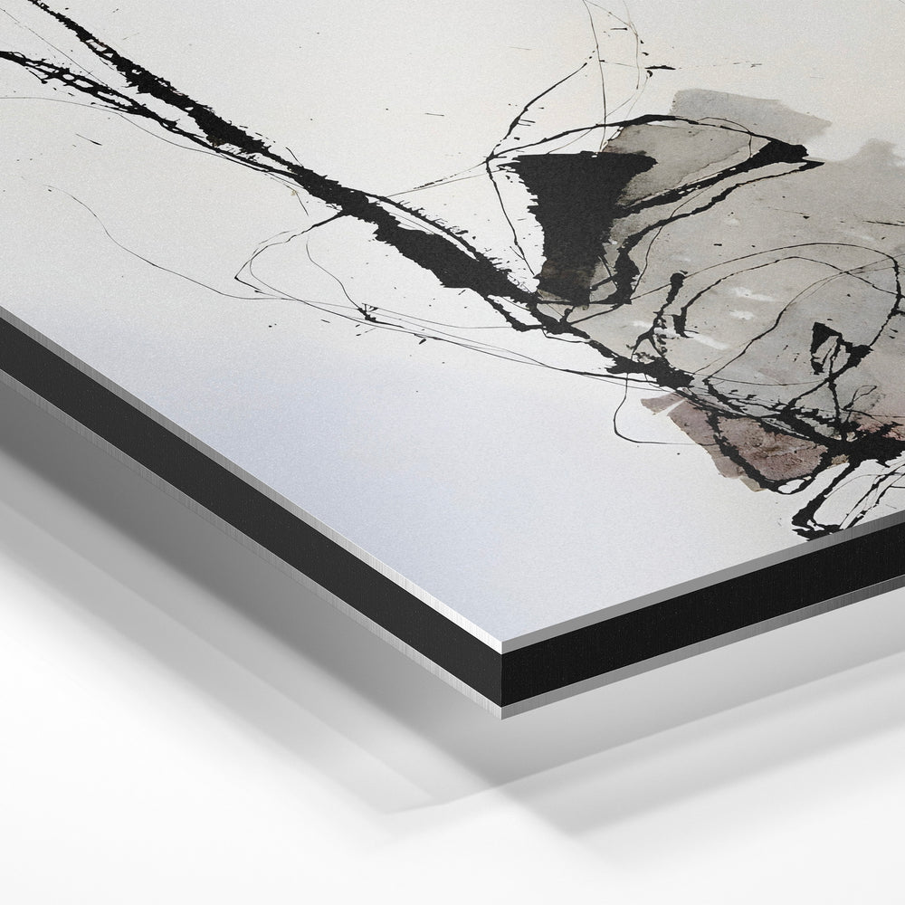 Gros plan de la matière : le tirage contrecollé sur aluminium Dibond mat, tranche visible.