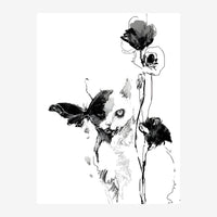 Illustration au trait en noir et blanc d'un papillon aux ailes déployées au milieu de plusieurs fleurs stylisées sur un fond.