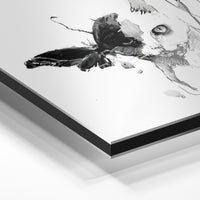 Gros plan du relief : la surépaisseur d'encre en lumière rasante sur aluminium Dibond.