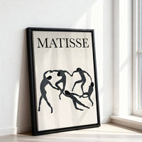Le tableau accroché en situation dans un intérieur meublé.