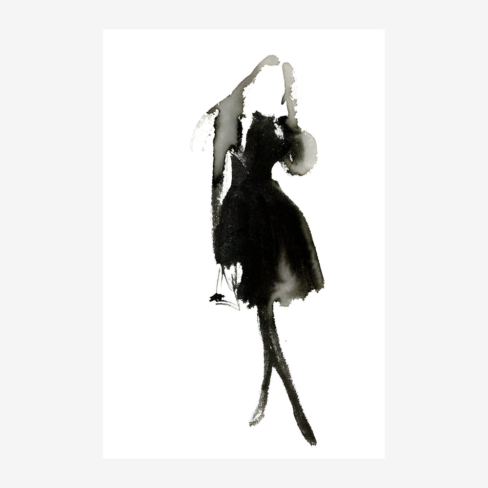 Silhouette d'une femme élancée en noir et gris sur fond blanc, avec les bras levés dans un geste gracieux et des lignes.
