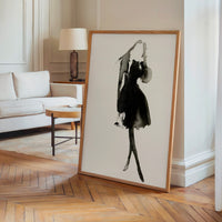Le tableau accroché en situation dans un intérieur meublé.
