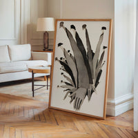 Le tableau accroché en situation dans un intérieur meublé.