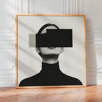 Le tableau accroché en situation dans un intérieur meublé.