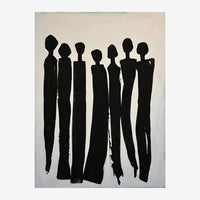 Sept silhouettes humaines noires debout alignées sur un fond beige clair, réalisées au trait épuré.