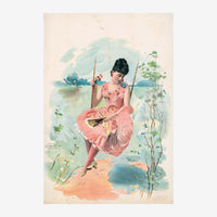 Une jeune fille en robe rose assise au bord de l'eau avec une canne à pêche, entourée de plantes et d'un paysage aux teintes.