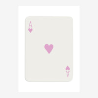 Carte as de cœur stylisée avec trois cœurs roses sur fond blanc cassé, design pop art minimaliste.