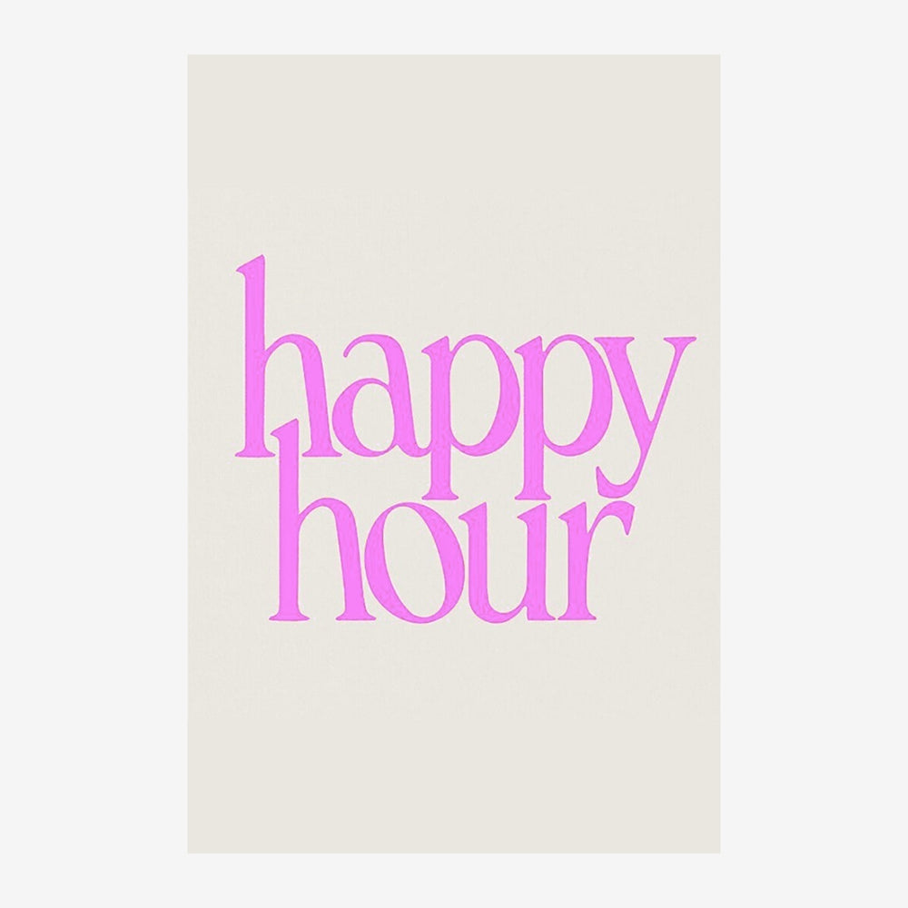 Affiche typographique avec les mots « happy hour » en lettres roses majuscules sur fond beige clair.
