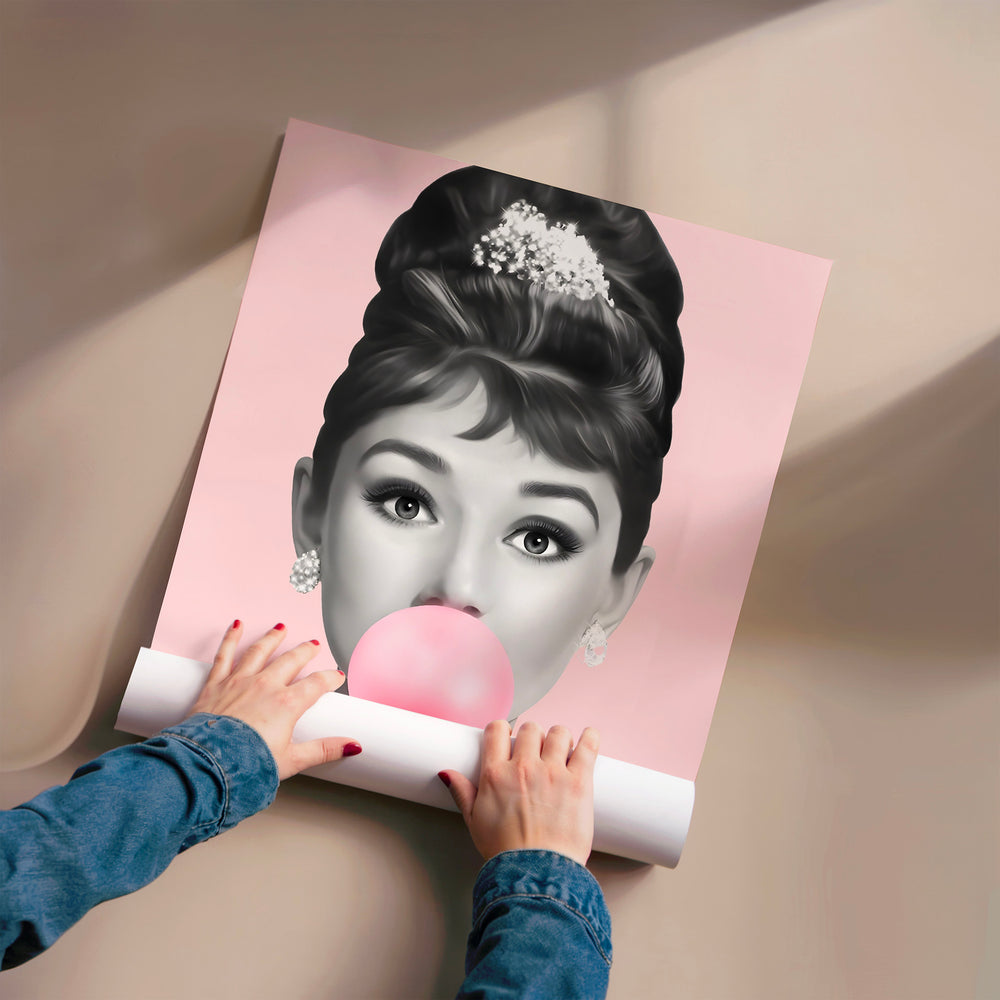 L'impression présentée en poster, sans encadrement, sur un mur neutre.