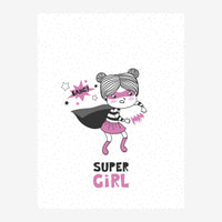 Illustration d'une jeune fille en costume de super-héros avec cape noire, portant les couleurs rose et noir, entourée.