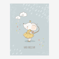 Illustration d'une souris portant une couronne et une robe jaune, tenant une fleur, entourée de nuages et de pluie sur un.