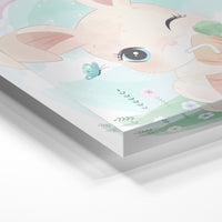 Gros plan de la matière : le tirage sous verre acrylique, tranche transparente visible.