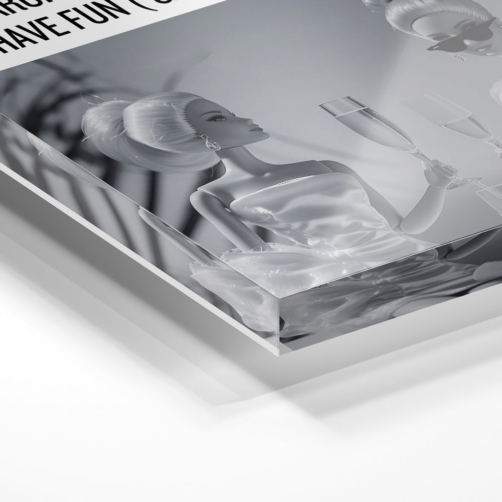 Gros plan de la matière : le tirage sous verre acrylique, tranche transparente visible.