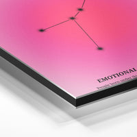 Gros plan de la matière : le tirage contrecollé sur aluminium Dibond mat, tranche visible.