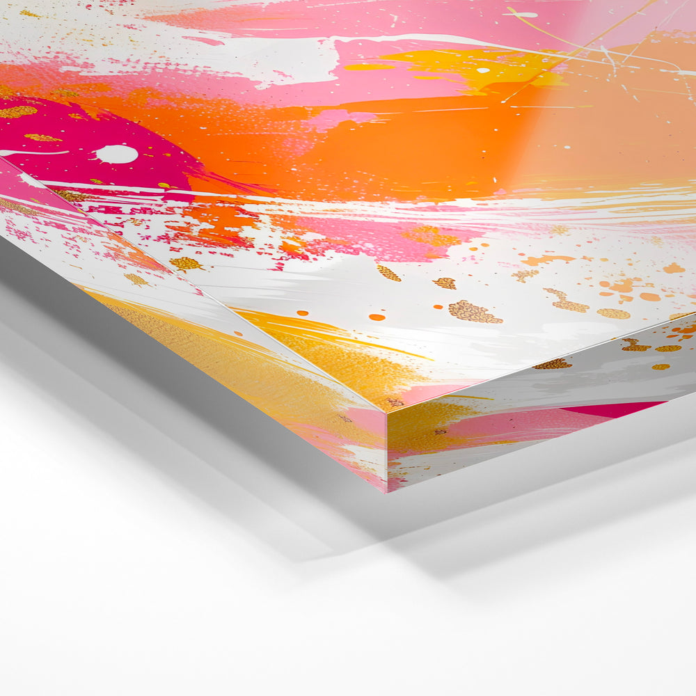Gros plan de la matière : le tirage sous verre acrylique, tranche transparente visible.