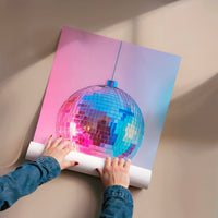 L'impression présentée en poster, sans encadrement, sur un mur neutre.