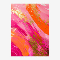 Composition abstraite en traits de pinceau rose fuchsia, orange et doré sur fond rose clair.