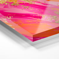 Gros plan de la matière : le tirage sous verre acrylique, tranche transparente visible.