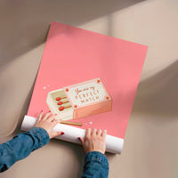 L'impression présentée en poster, sans encadrement, sur un mur neutre.
