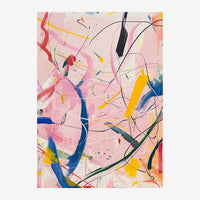 Composition abstraite géométrique sur fond rose poudré, avec des traits et formes en bleu, jaune, rouge et noir entrecroisés.