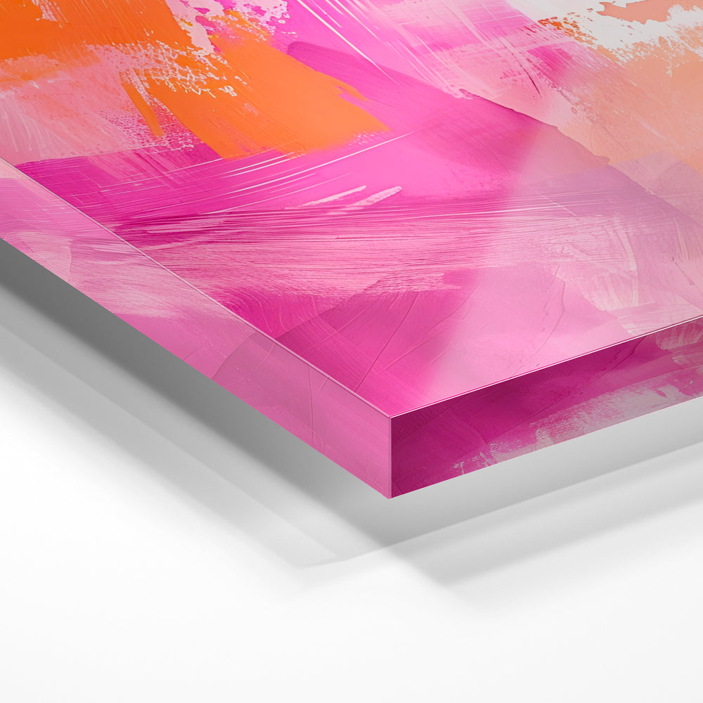 Gros plan de la matière : le tirage sous verre acrylique, tranche transparente visible.