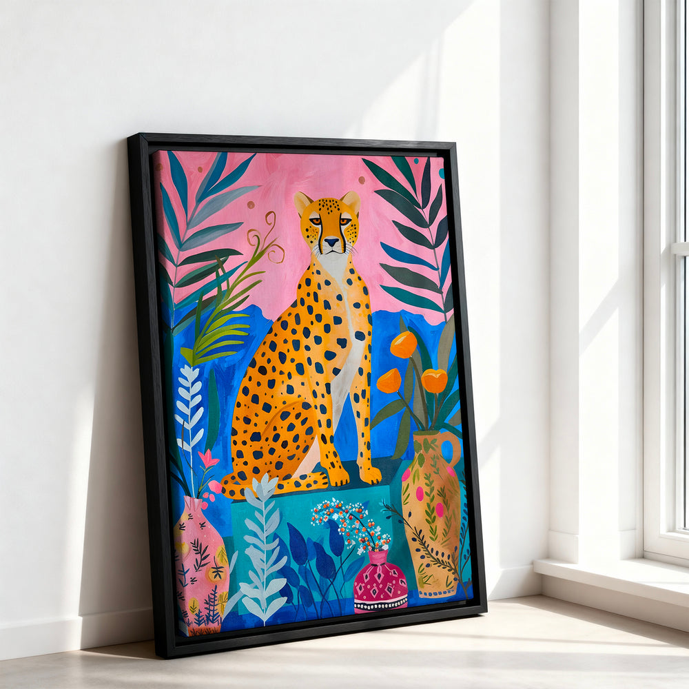 Le tableau accroché en situation dans un intérieur meublé.