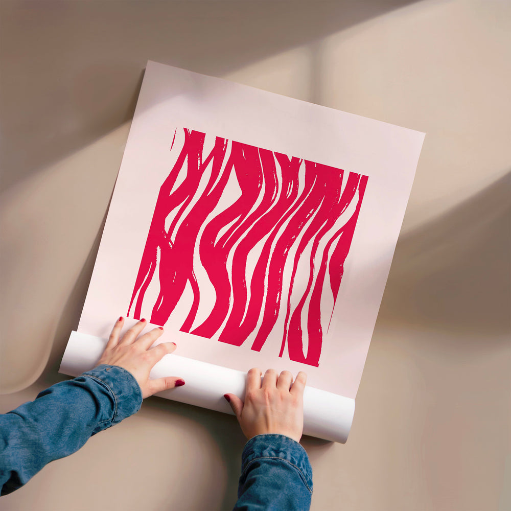 L'impression présentée en poster, sans encadrement, sur un mur neutre.