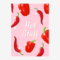Affiche illustrée montrant des piments rouges et poivrons rouges disposés autour d'un texte blanc « Hot Stuff » sur fond.