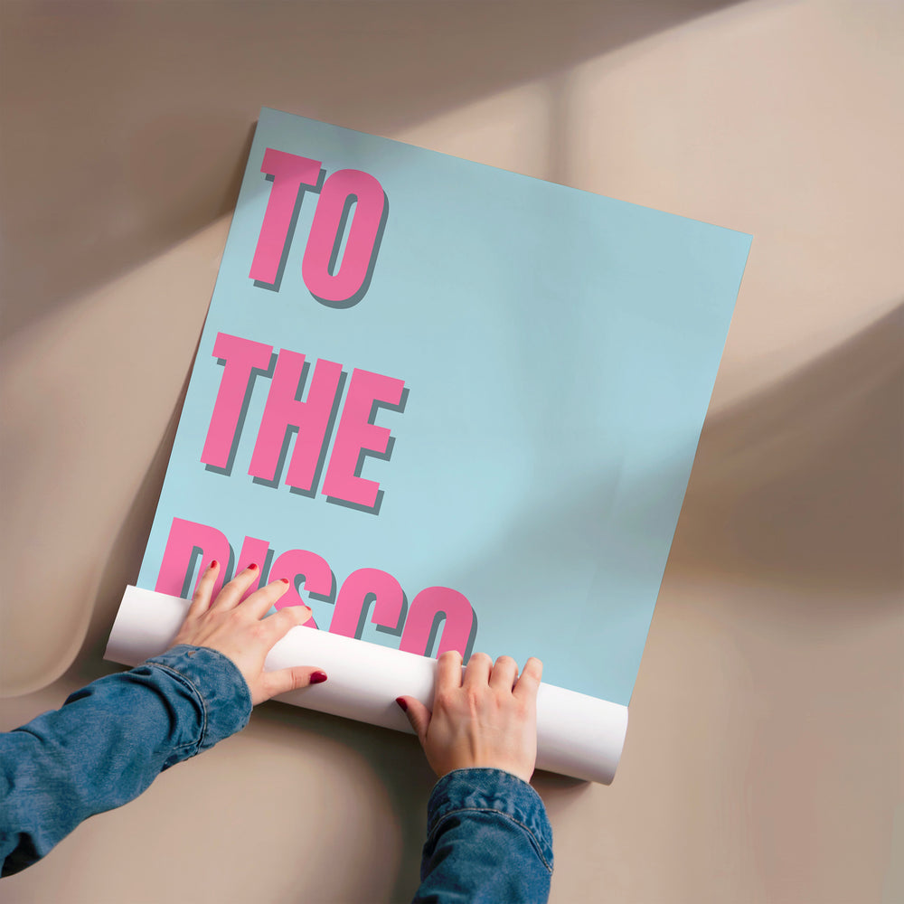 L'impression présentée en poster, sans encadrement, sur un mur neutre.