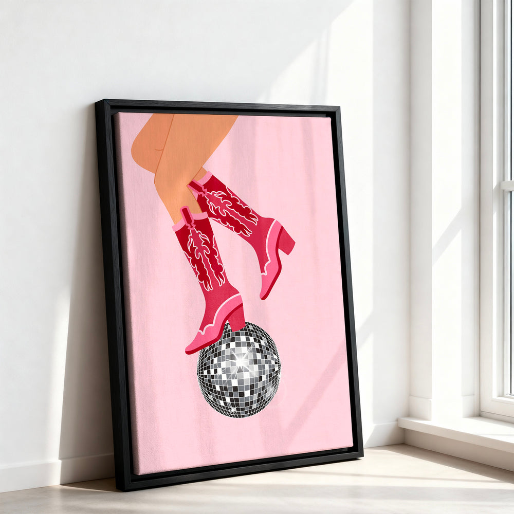 Le tableau accroché en situation dans un intérieur meublé.